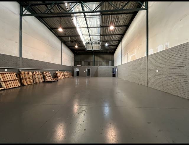 378M² WAREHOUSE TO LET IN SEBENZA